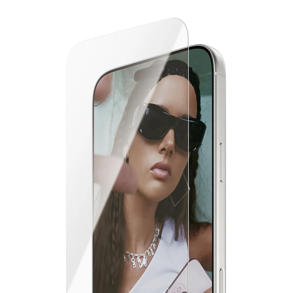 Aplicare folie PanzerGlass® SAFE. Ultra-Wide Fit Screen Protector w. EasyAligner